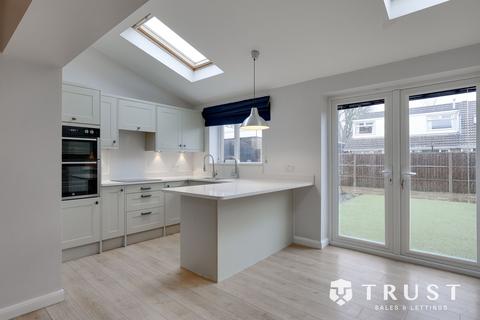 3 bedroom semi-detached house for sale, Almscliffe Avenue, Dewsbury, WF12
