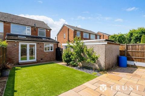 3 bedroom semi-detached house for sale, Almscliffe Avenue, Dewsbury, WF12
