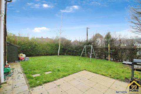 3 bedroom semi-detached house to rent, Plume Avenue, Colchester, Essex, CO3