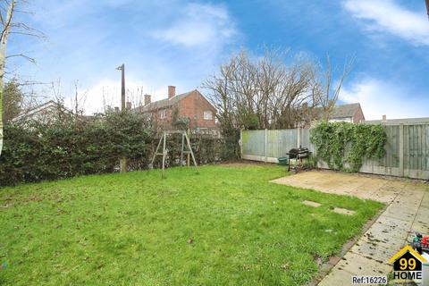 3 bedroom semi-detached house to rent, Plume Avenue, Colchester, Essex, CO3