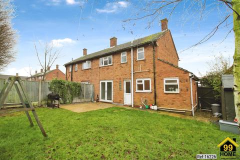 3 bedroom semi-detached house to rent, Plume Avenue, Colchester, Essex, CO3