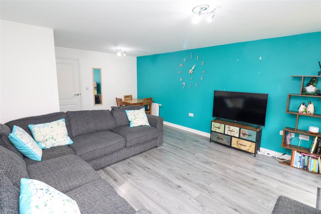 Lounge/Dining Room
