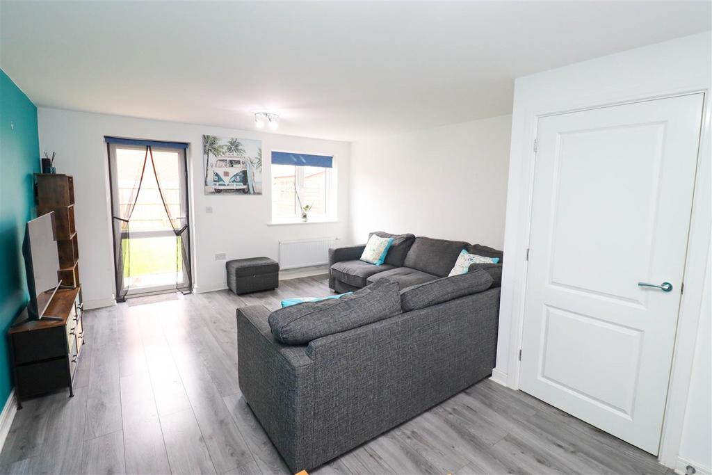 Lounge/Dining Room