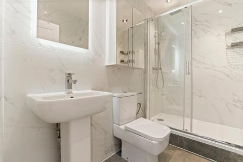 2 bedroom flat to rent, Inworth Street, London