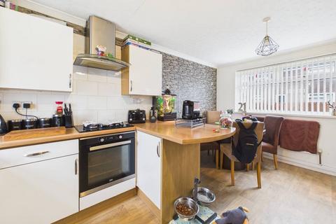 3 bedroom terraced house for sale, Sheldon Close, Bransholme, Hull, HU7 4RT
