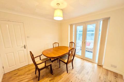 3 bedroom bungalow for sale, Craven Avenue, Canvey Island