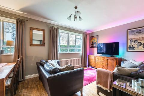 2 bedroom apartment for sale, Churchill Gardens, London, SW1V