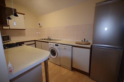 2 bedroom flat to rent, Lingfield Road, WIMBLEDON SW19