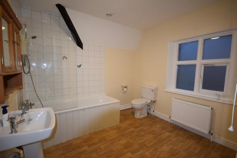 2 bedroom flat to rent, Lingfield Road, WIMBLEDON SW19