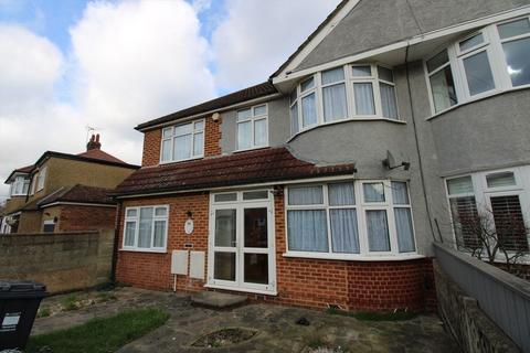 5 bedroom end of terrace house to rent, Rochester Avenue, Feltham TW13