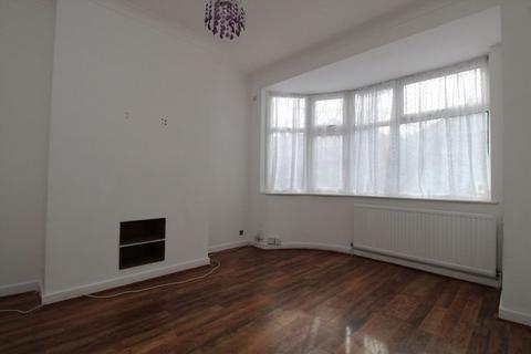 5 bedroom end of terrace house to rent, Rochester Avenue, Feltham TW13