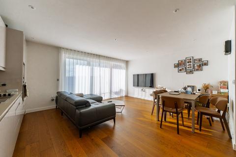 3 bedroom apartment for sale, Colindale Gardens, London, NW9