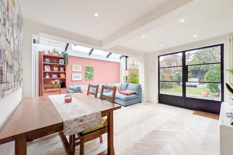 undefined, 26 Crawthew Grove,  London, SE22