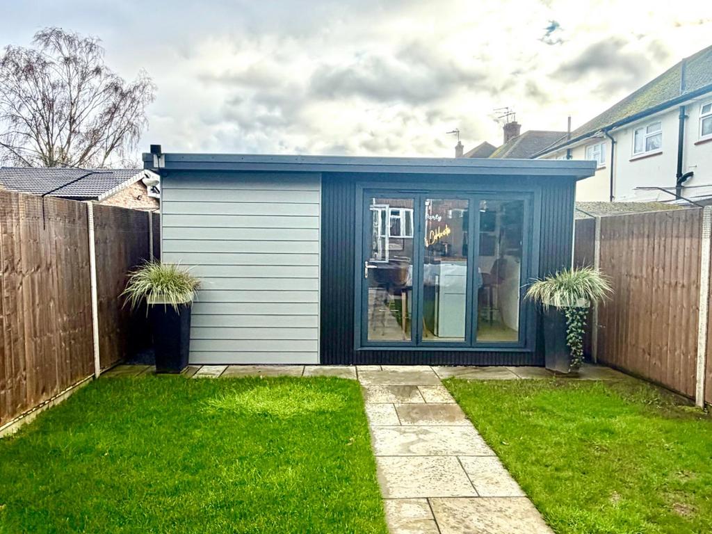 Garden Room Front