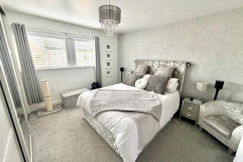 3 bedroom terraced house for sale, Huntingfield Way, Egham, Surrey, TW20