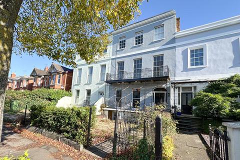 2 bedroom flat to rent, London Road, Cheltenham GL52 6HJ