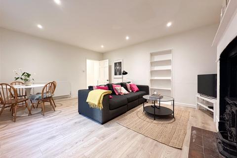 2 bedroom flat to rent, London Road, Cheltenham GL52 6HJ