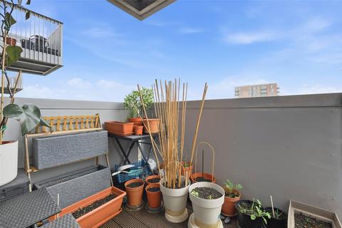 1 bedroom apartment for sale, Bramwell Way, London E16