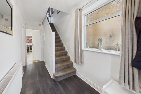 4 bedroom semi-detached house for sale, The Vale, Kirk Ella