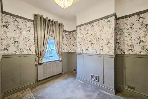 2 bedroom terraced house to rent, Oakleigh Avenue, Southend On Sea