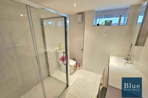 1 bedroom terraced house to rent, Kingsbridge Road, Southall, UB2