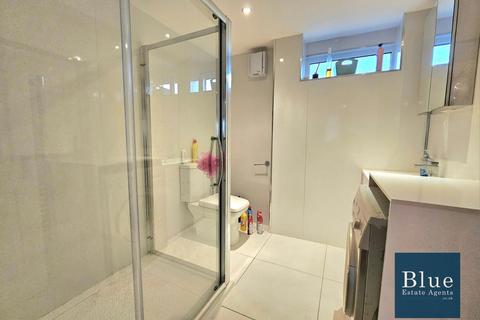 1 bedroom terraced house to rent, Kingsbridge Road, Southall, UB2