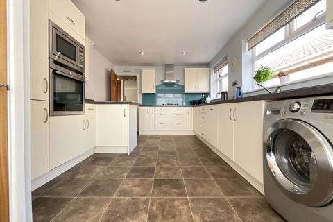 undefined, Knolls Close, Scarborough, YO11
