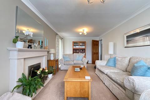 undefined, Knolls Close, Scarborough, YO11