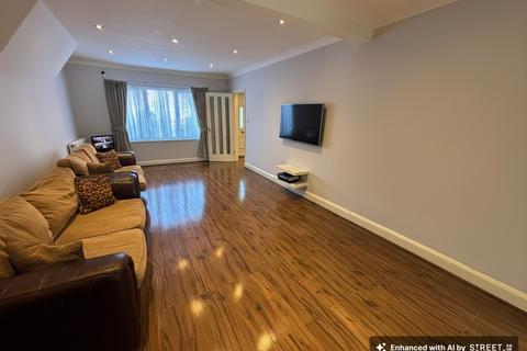 2 bedroom flat for sale, Gaysham Avenue, Ilford, IG2