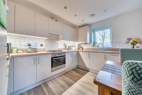 2 bedroom flat for sale, Cameo Court,  Aylesbury,  HP18
