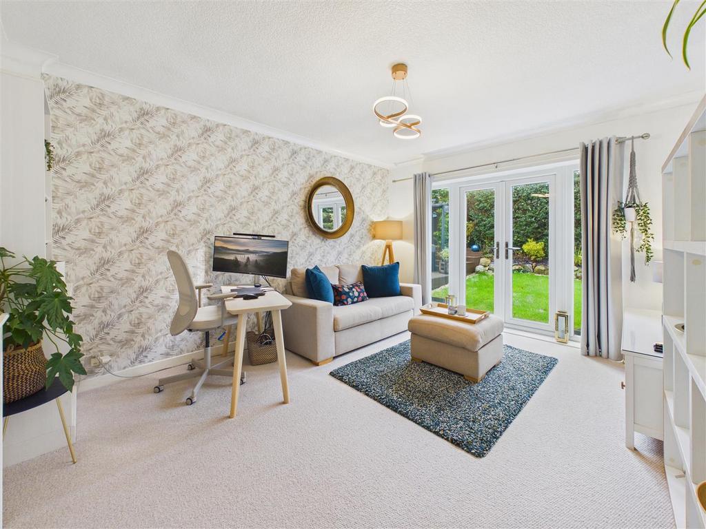 Sitting Room/Bedroom
