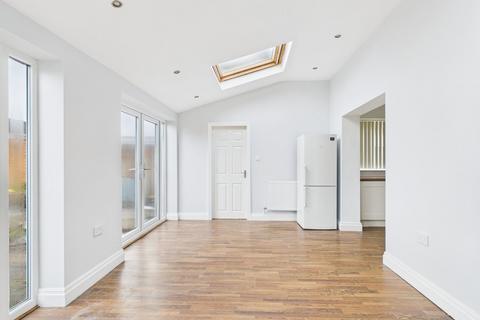 undefined, Wynnstay Avenue, Maghull L31 0BQ