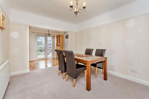 4 bedroom semi-detached house to rent, Durley Avenue