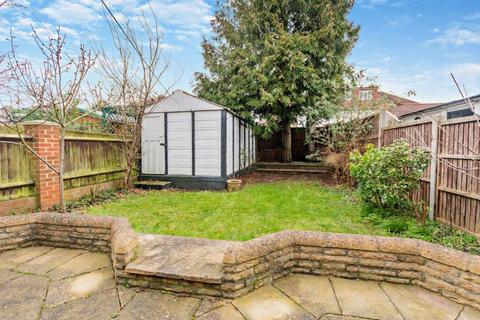 4 bedroom semi-detached house to rent, Durley Avenue