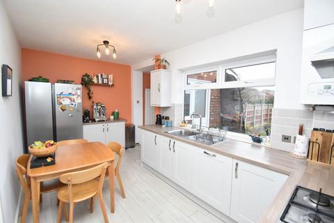 3 bedroom townhouse for sale, Liverpool Road, Widnes, WA8 7XP
