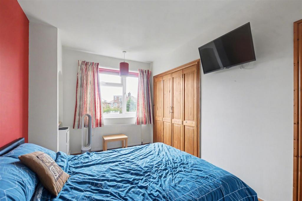 Bedroom 1 1.jpeg