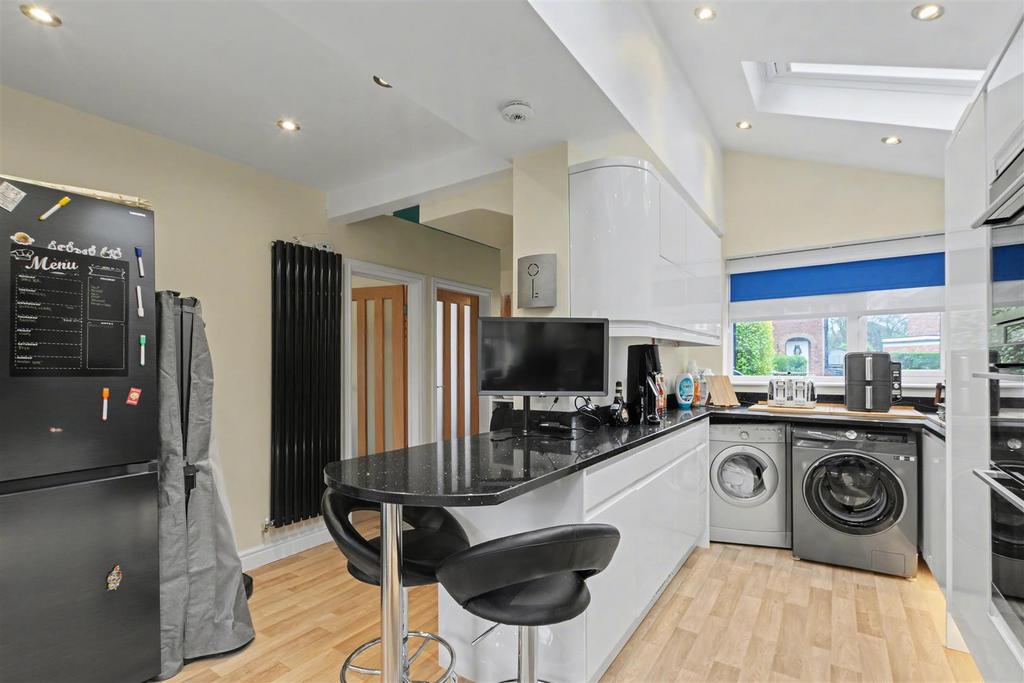 Kitchen 3.jpeg