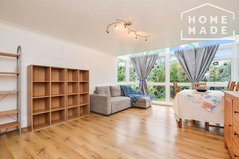 3 bedroom flat to rent, Pendlebury House, SE18