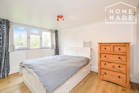 3 bedroom flat to rent, Pendlebury House, SE18