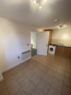 2 bedroom apartment to rent, Grosvenor Road, Swinton M27