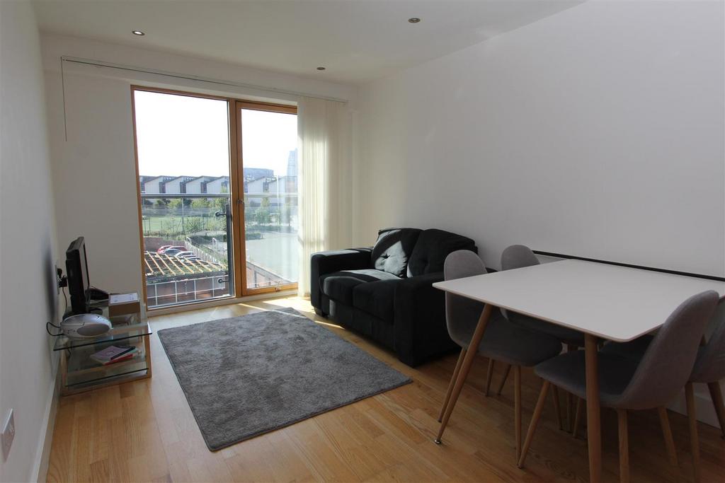 Living Room1.JPG