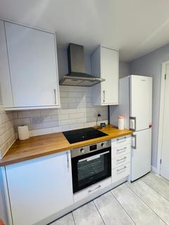 2 bedroom ground floor flat to rent, Fernwood Avenue, Wembley HA0