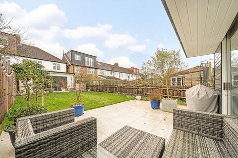 4 bedroom semi-detached house to rent, Aylward Road, London SW20