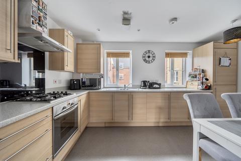 2 bedroom flat for sale, Haydon End, Swindon SN25