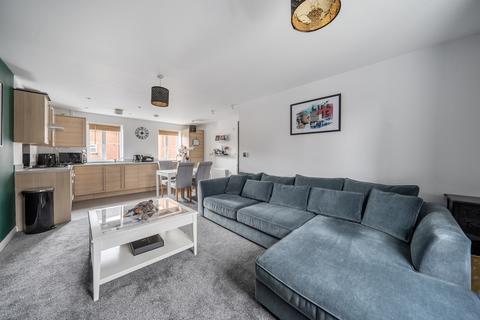 2 bedroom flat for sale, Haydon End, Swindon SN25