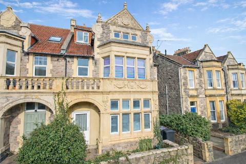 3 bedroom flat for sale, South Ward*3 Bedrooms*Ideal Investment Opportunity*Updating Required*Guide £100,000*