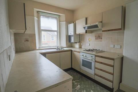 3 bedroom flat for sale, South Ward*3 Bedrooms*Ideal Investment Opportunity*Updating Required*Guide £100,000*