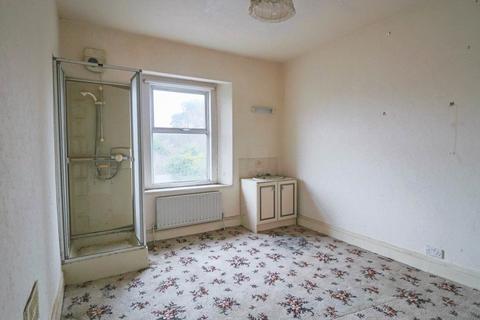 3 bedroom flat for sale, South Ward*3 Bedrooms*Ideal Investment Opportunity*Updating Required*Guide £100,000*