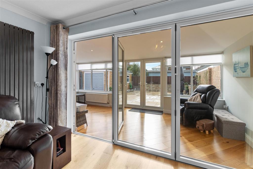 Access to Conservatory from Lounge/Diner