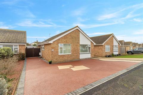 2 bedroom detached bungalow for sale, Golding Road, Eastbourne BN23